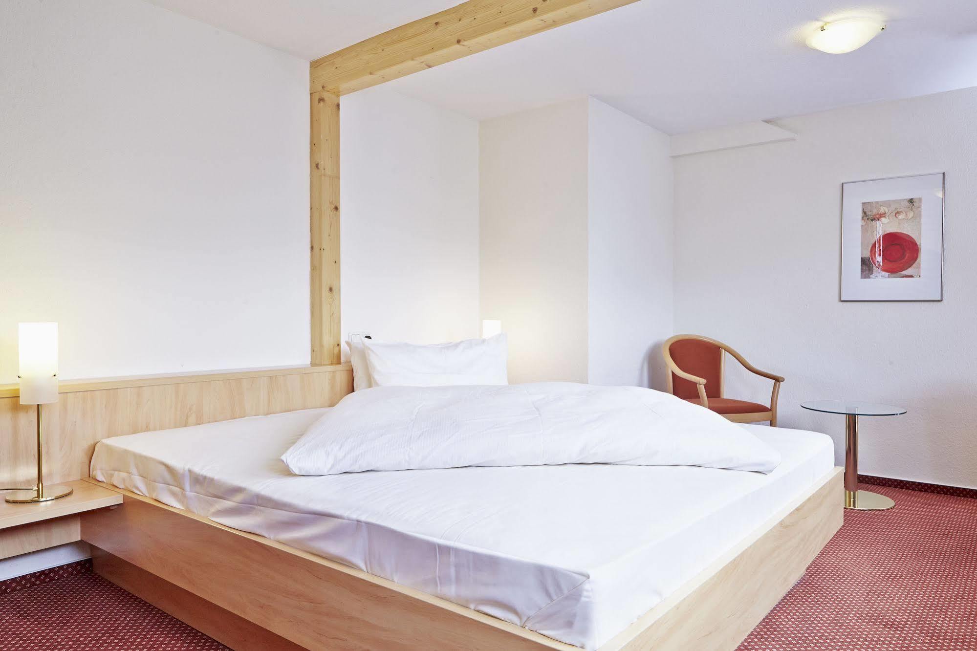 Ringhotel Garni Pflug Oberkirch  Exterior photo
